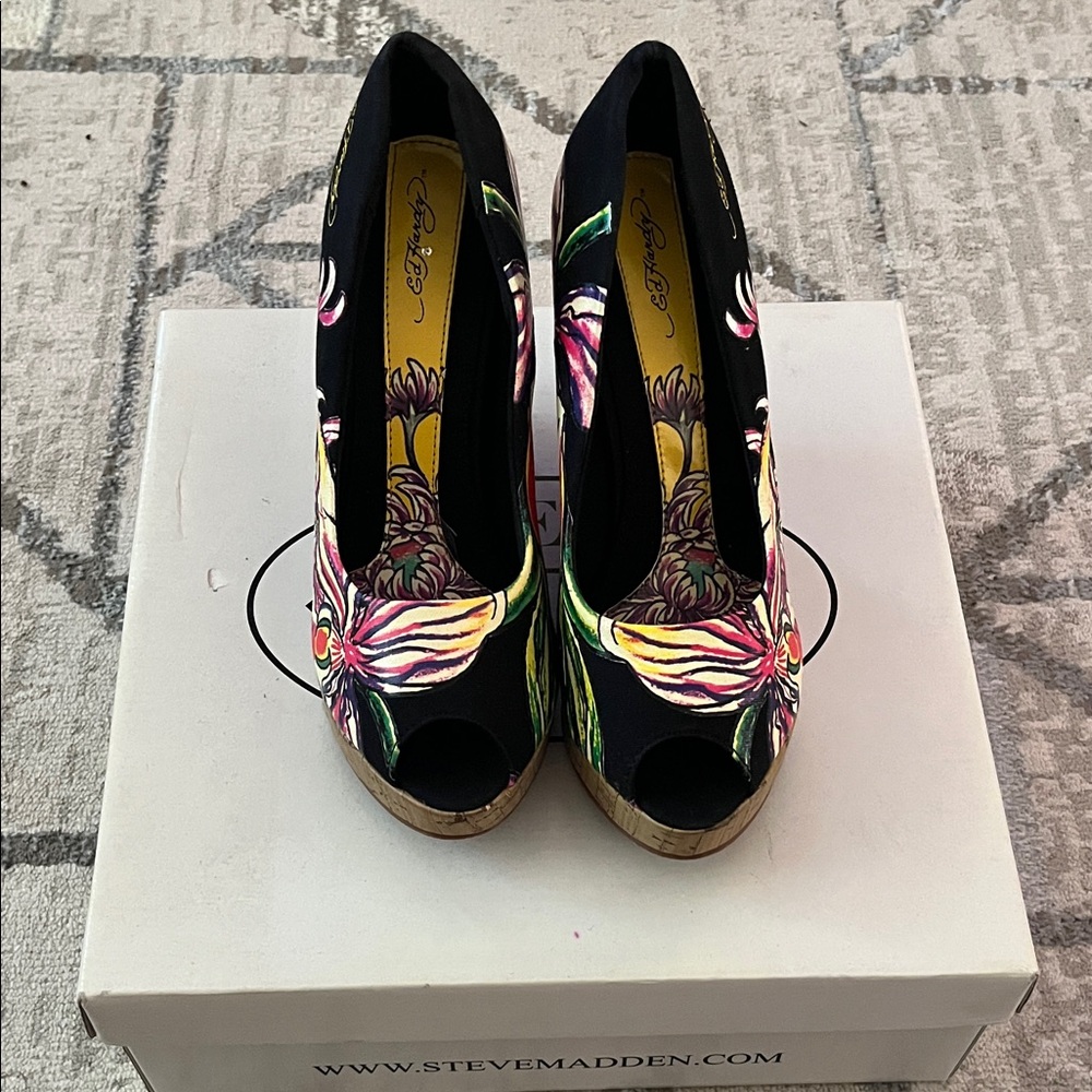 Steve Madden Black Floral Platform Wedges